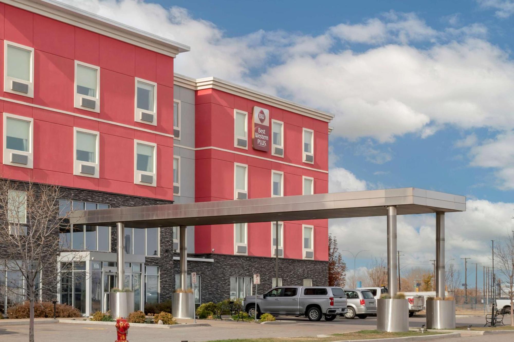 Best Western Plus Airport Inn & Suites Saskatoon Dış mekan fotoğraf