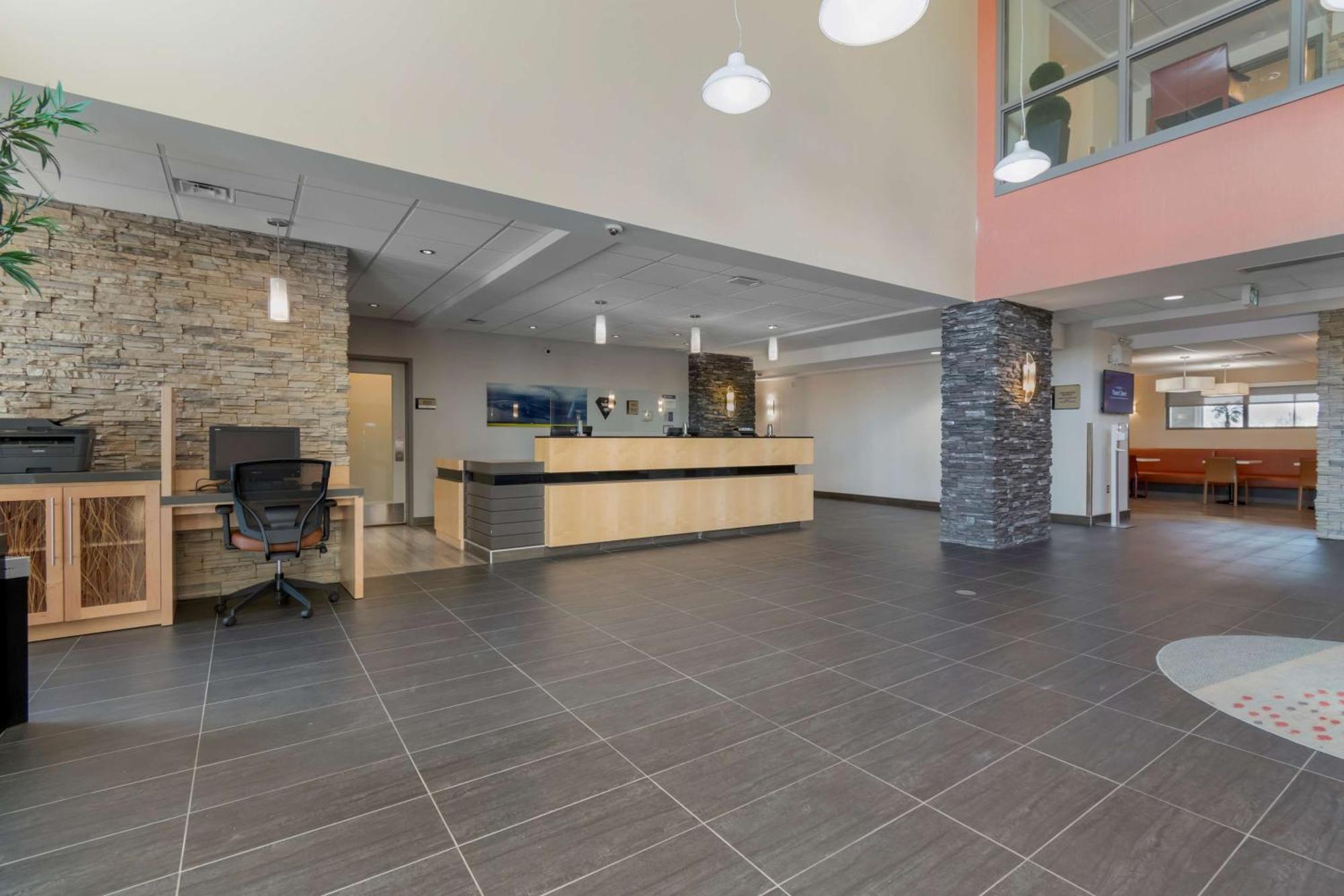 Best Western Plus Airport Inn & Suites Saskatoon Dış mekan fotoğraf