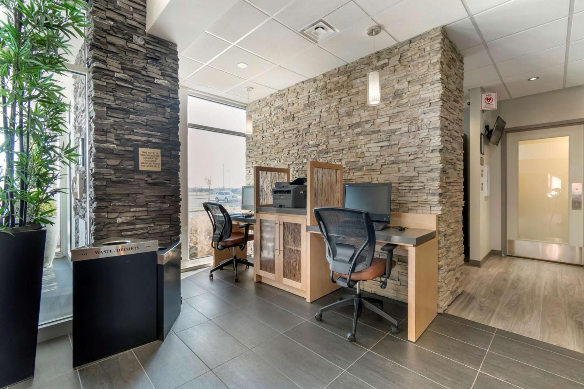 Best Western Plus Airport Inn & Suites Saskatoon Dış mekan fotoğraf