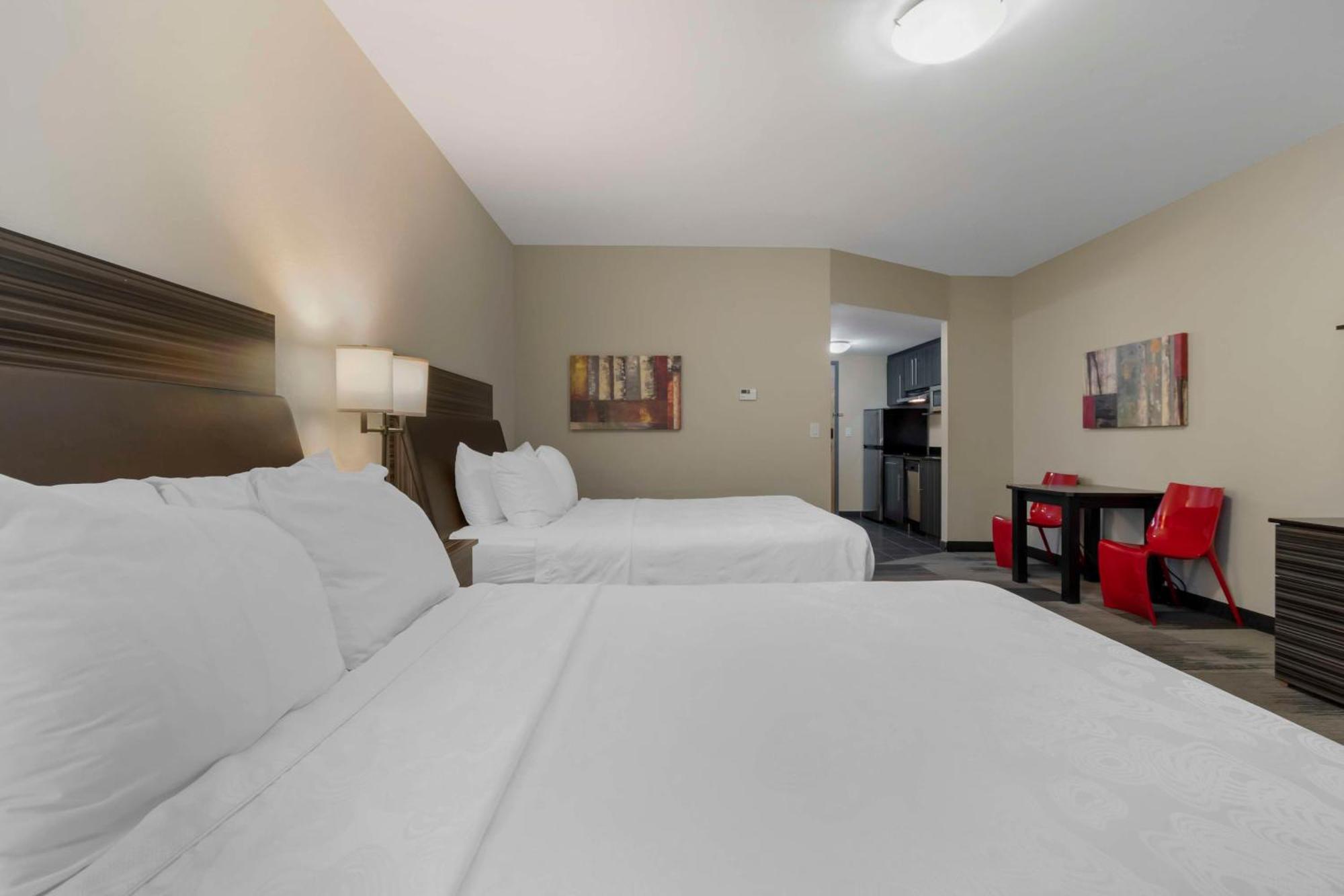 Best Western Plus Airport Inn & Suites Saskatoon Dış mekan fotoğraf