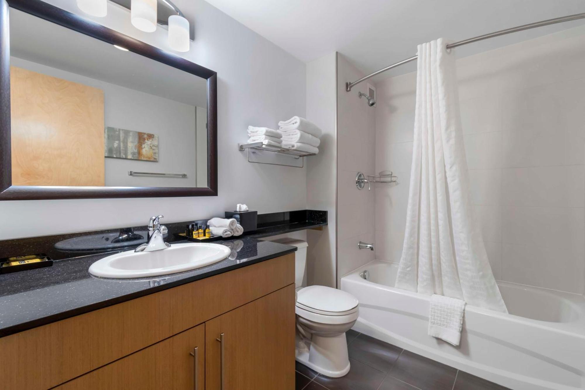Best Western Plus Airport Inn & Suites Saskatoon Dış mekan fotoğraf