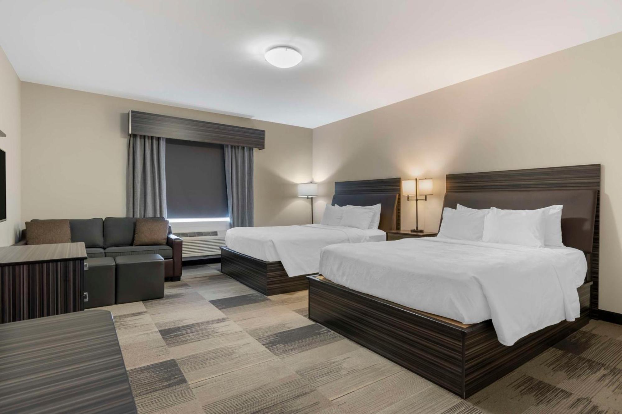 Best Western Plus Airport Inn & Suites Saskatoon Dış mekan fotoğraf
