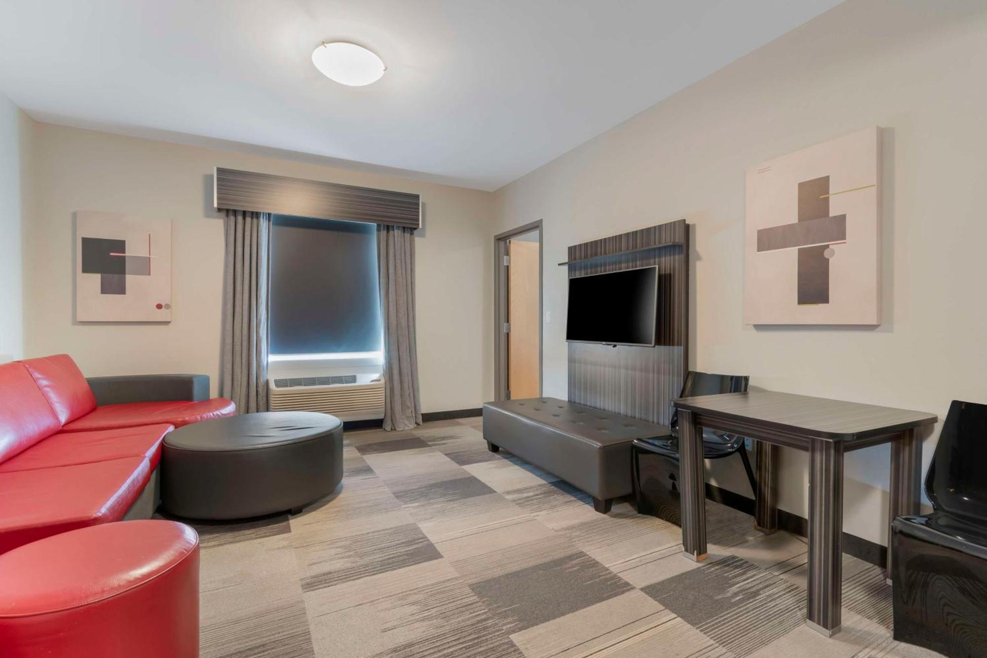 Best Western Plus Airport Inn & Suites Saskatoon Dış mekan fotoğraf