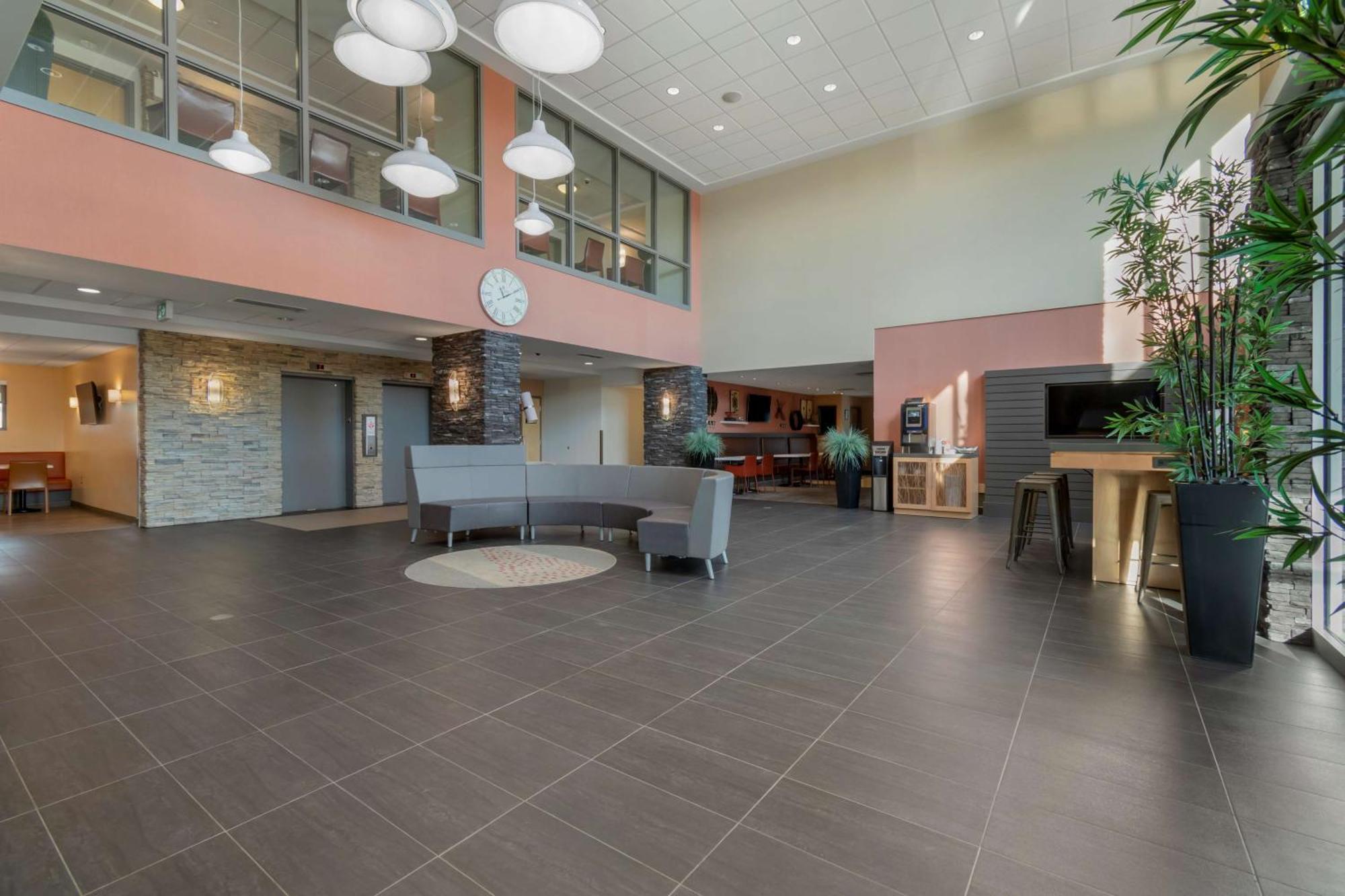 Best Western Plus Airport Inn & Suites Saskatoon Dış mekan fotoğraf